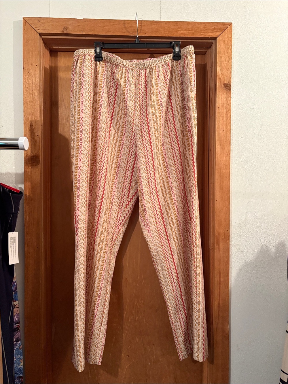 Coldwater Creek Cream and Red Patterned Wide-Leg Pants